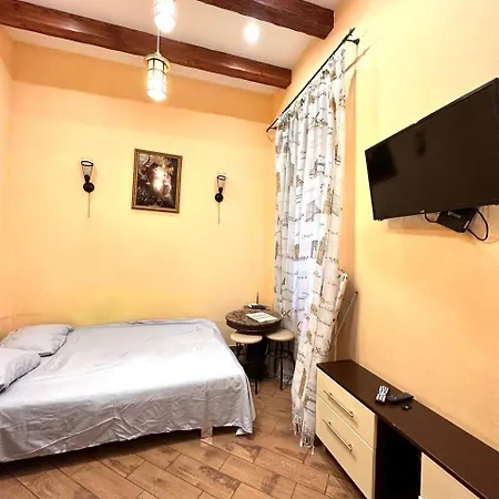 віп вулиця куліша 13 біля форуму недалеко малевичу