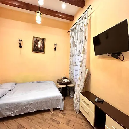 віп вулиця куліша 13 біля форуму недалеко малевичу Lviv