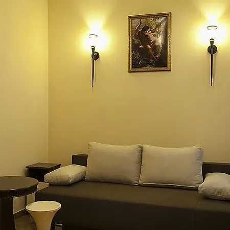 віп вулиця куліша 13 біля форуму недалеко малевичу Apartment *