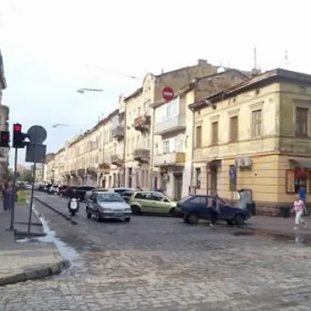 віп вулиця куліша 13 біля форуму недалеко малевичу