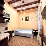 віп вулиця куліша 13 біля форуму недалеко малевичу Apartment *