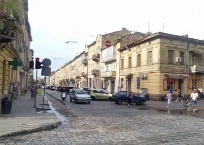 віп вулиця куліша 13 біля форуму недалеко малевичу